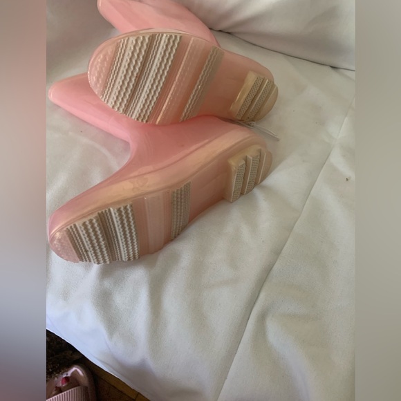 Rain boots - Picture 4 of 4